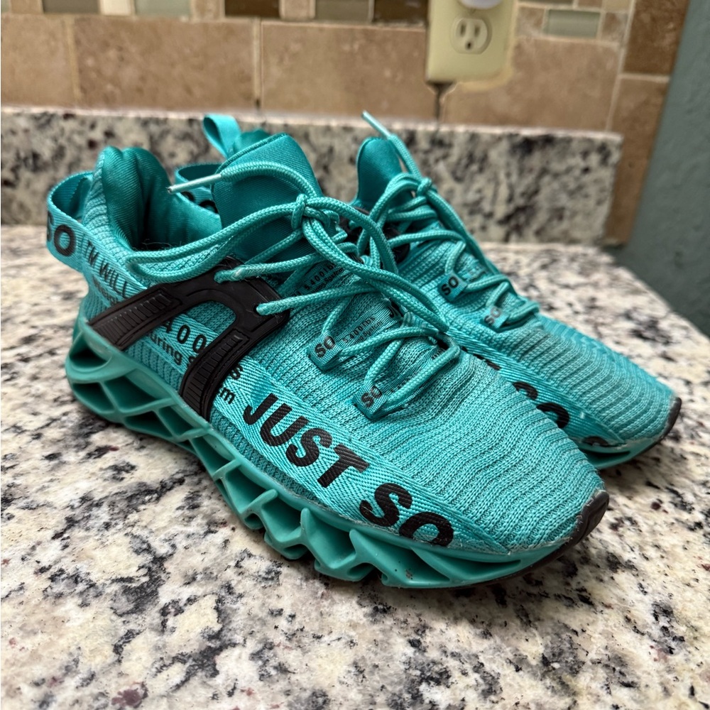 Just So So 3rd Generation Lake Blue/Black Women’s Running Shoes Size 8
